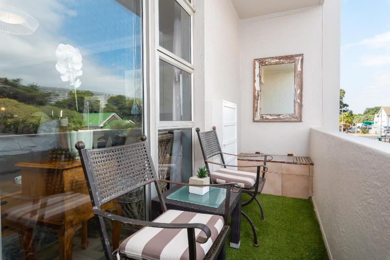 Apartment with Mountain View image 4