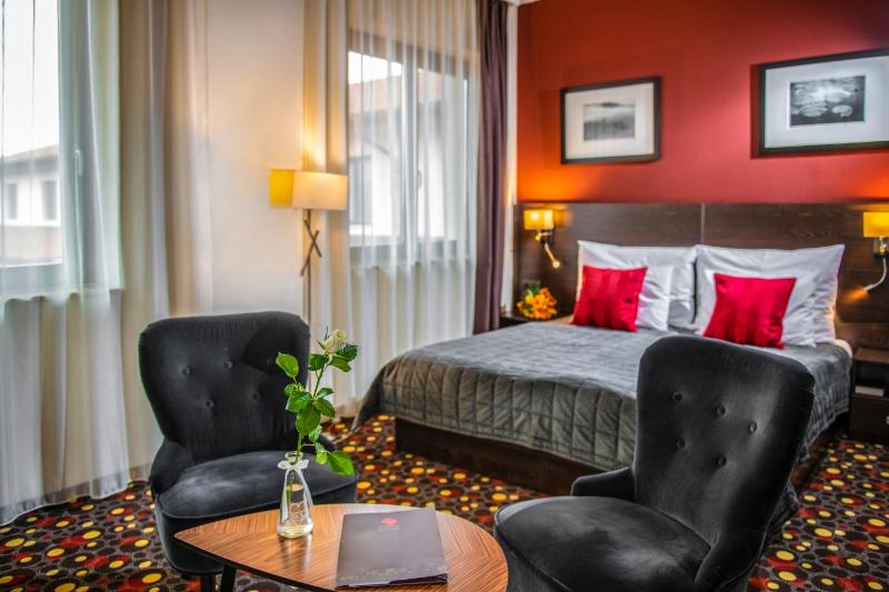 Superior Suite image 4