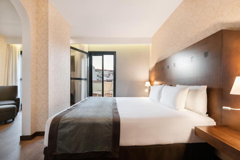 Premium Room with Terrace image 3