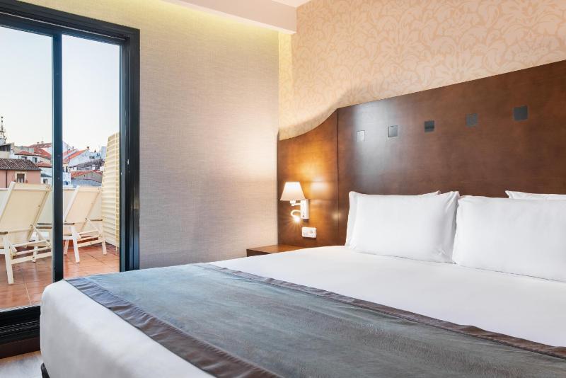 Premium Room with Terrace image 4