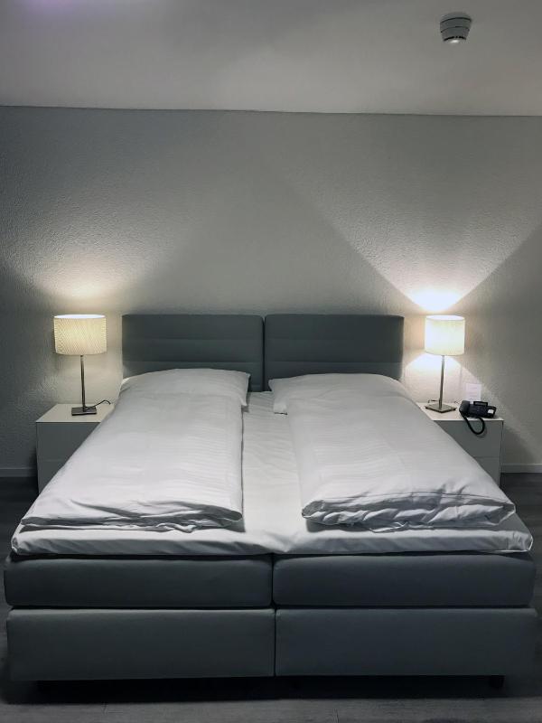 Double Room image 4