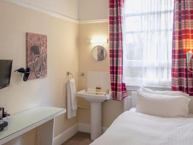 Small Single Room image 1