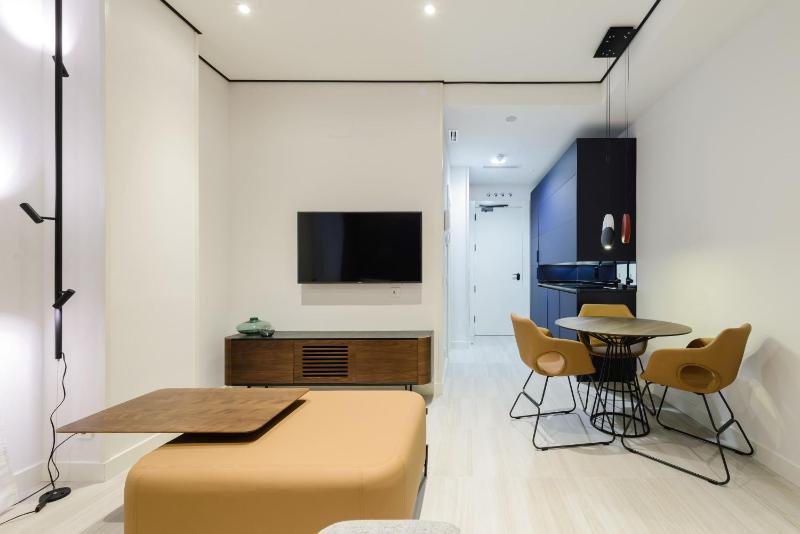 One-Bedroom Apartment image 4