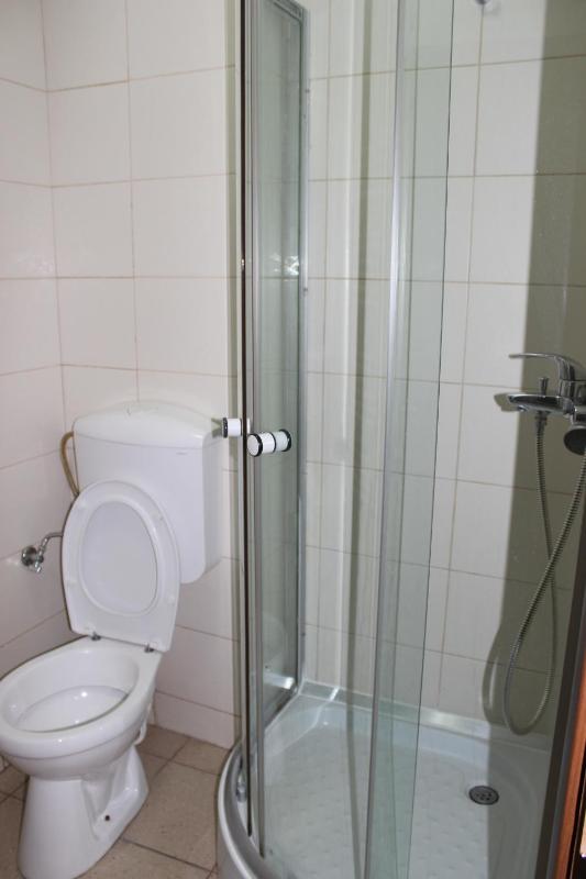 Studio (2 Adults) image 3