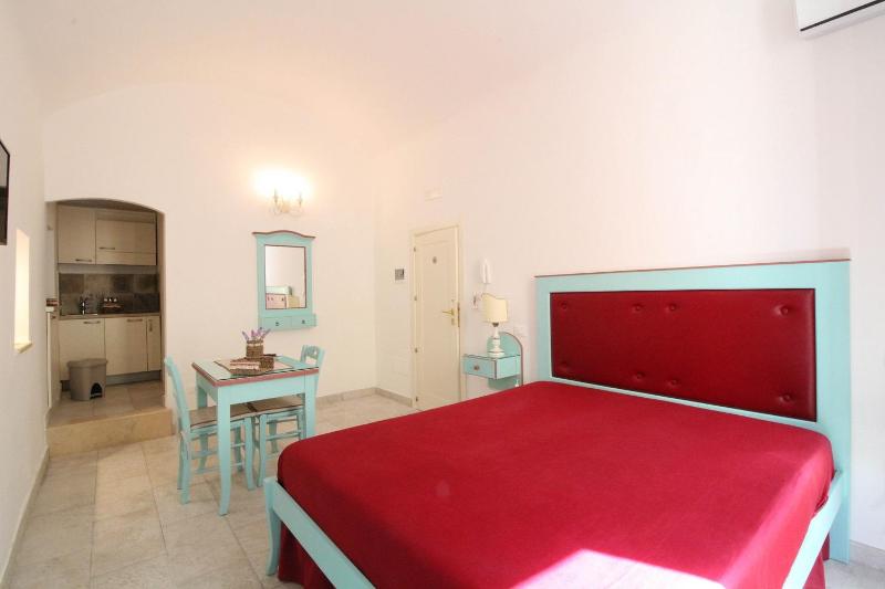 Double Room image 4