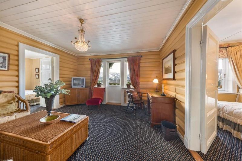 King Suite with Balcony image 2