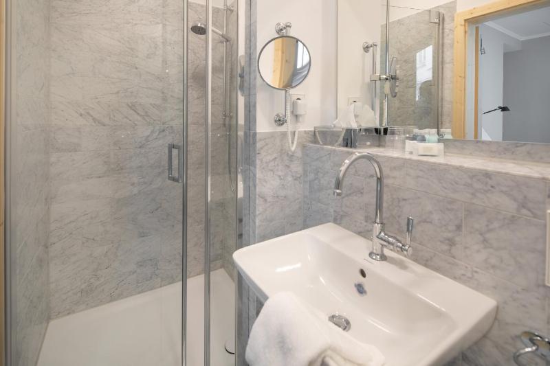 Double Room Comfort image 2