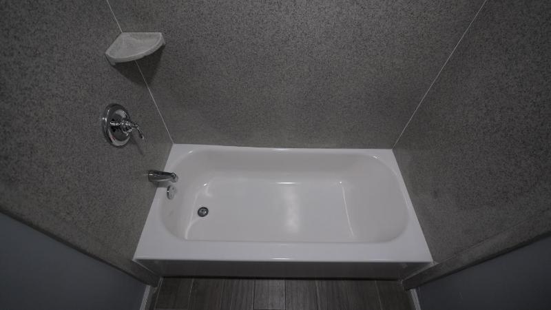 King Room - Non-Smoking image 3