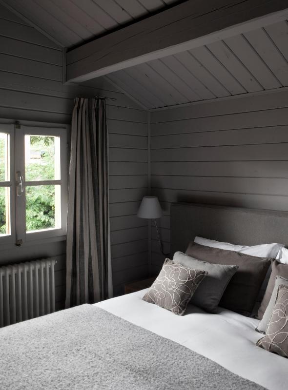 Chalet (3 Adults) image 4