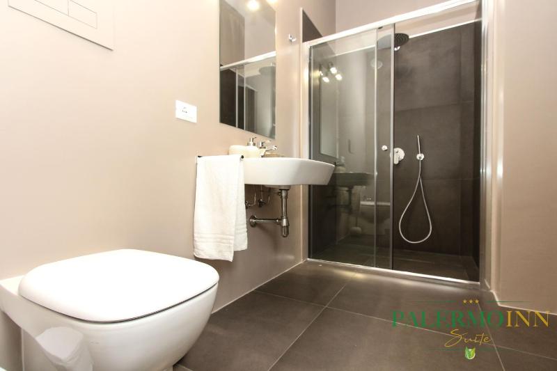 Palermo Inn Suite - image 15