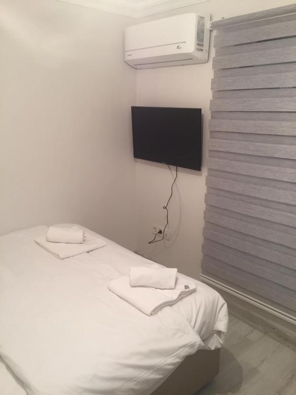 Studio Apartment image 3