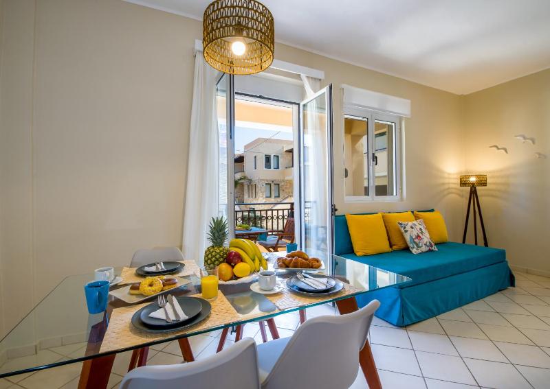 Quadruple Room with Balcony image 3