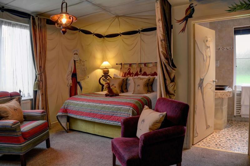 Theme Double Room image 3