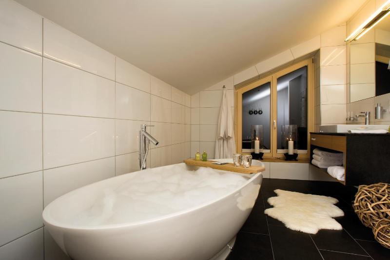 Deluxe Apartment image 2