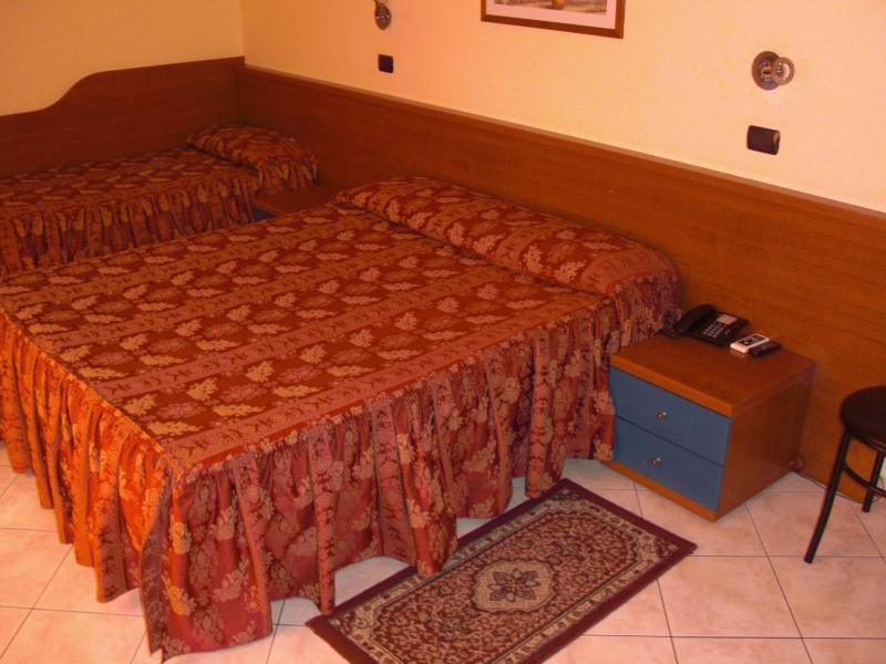 Triple Room image 2