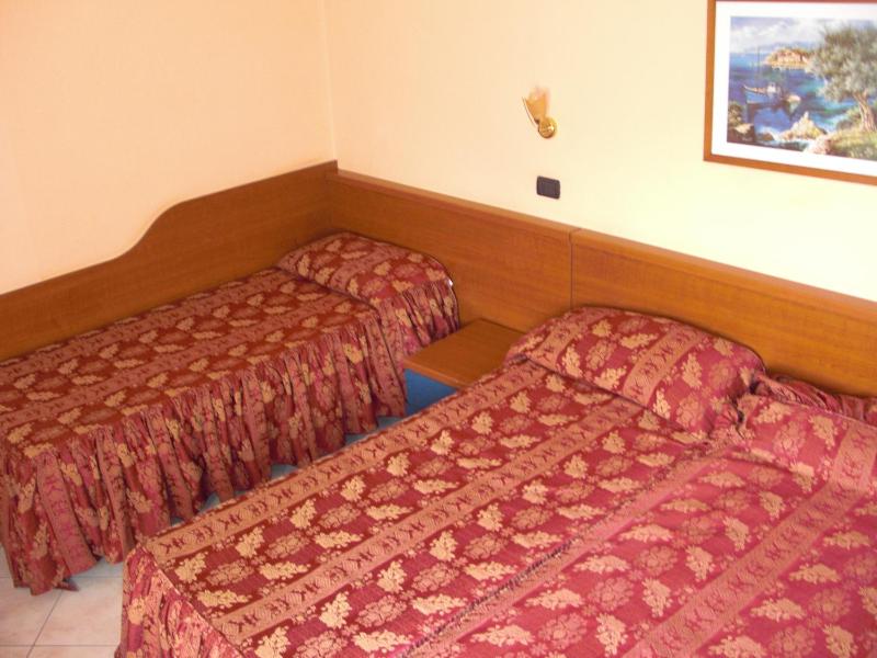 Triple Room image 3