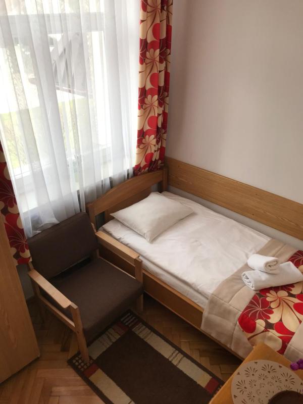 Single Room image 4