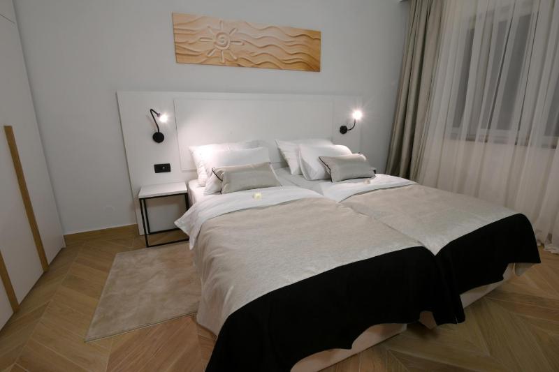 Apartment with Sea View (4 Adults) image 4