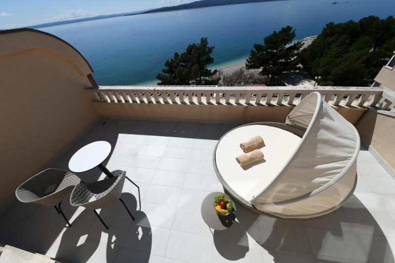 Apartment with Terrace (2 Adults) image 3