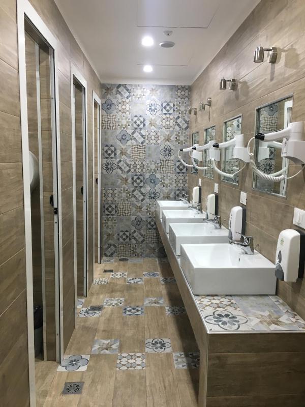 Bed in 8-Bed Mixed Dormitory Room with External Shared Bathroom image 4