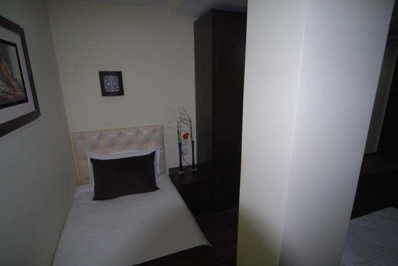 Triple Room image 3