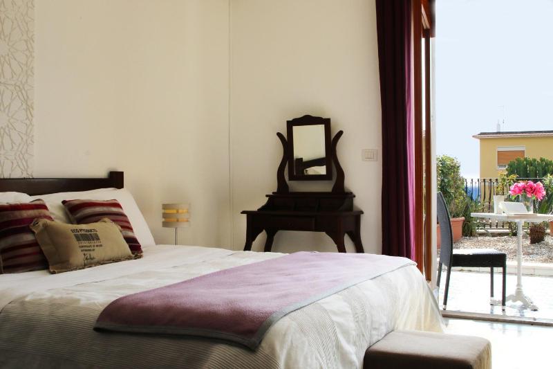 Taonasi Taormina Apartments - image 11