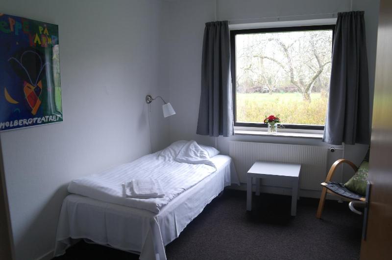 Single Room image 4