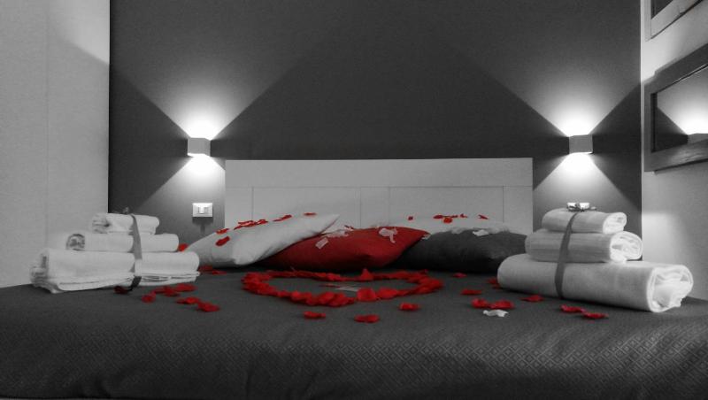 Suite with Spa Bath image 3