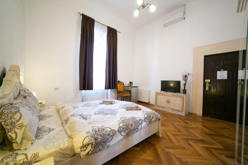 Superior Double Room image 3