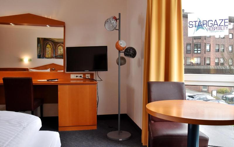 Standard Single Room image 2