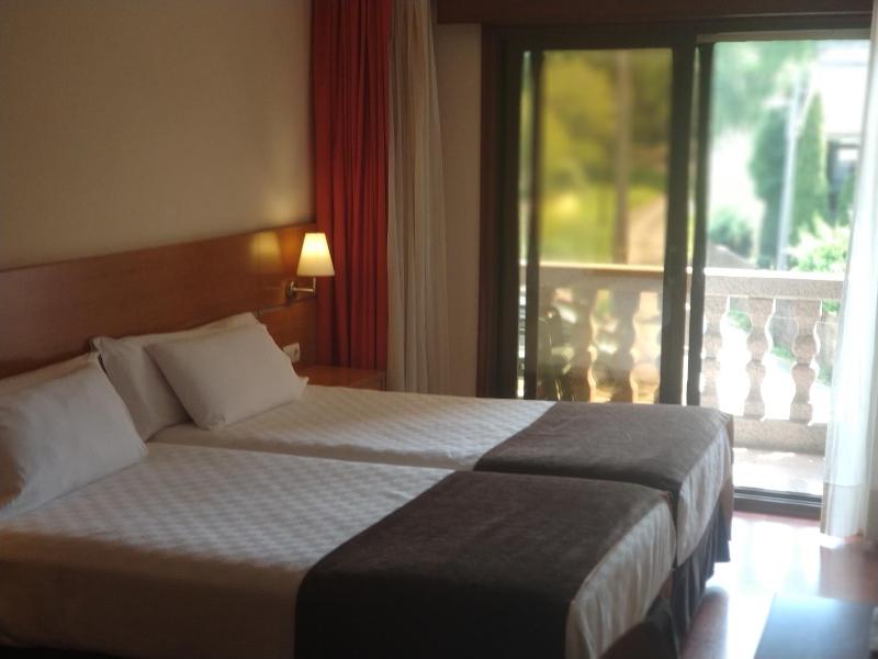 Double or Twin Room image 2