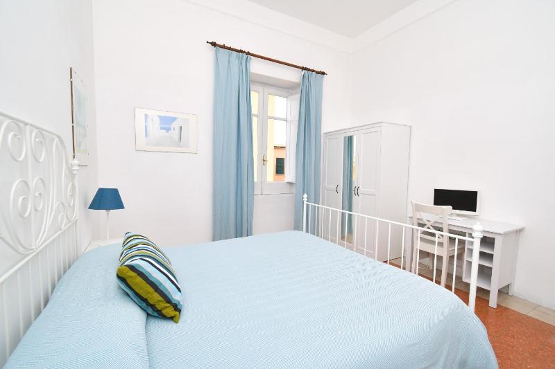 Economy Double Room image 4