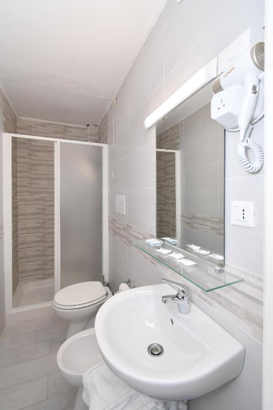 Double Room with Garden View image 2