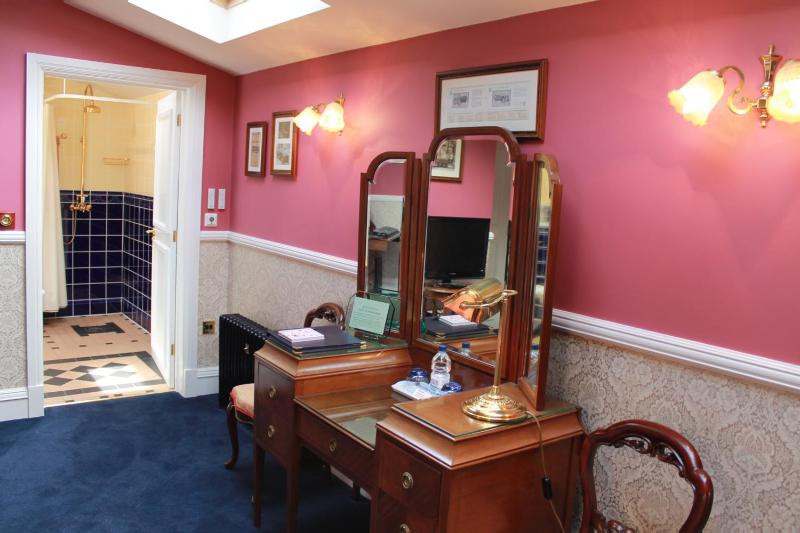 Executive Double Room image 4