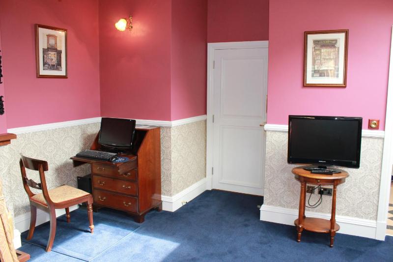 Executive Double Room image 2