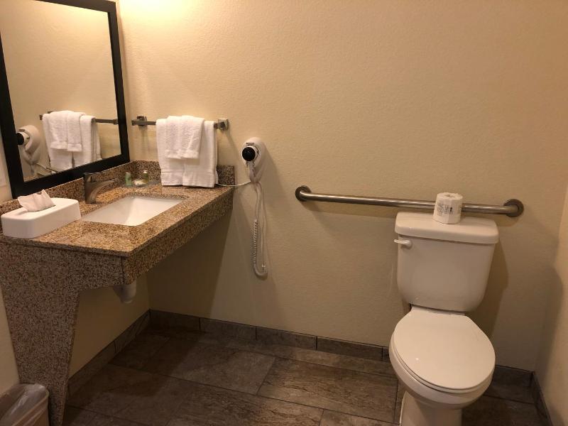 King Room - Disability Access image 3