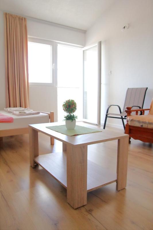 Apartments Miki - image 8