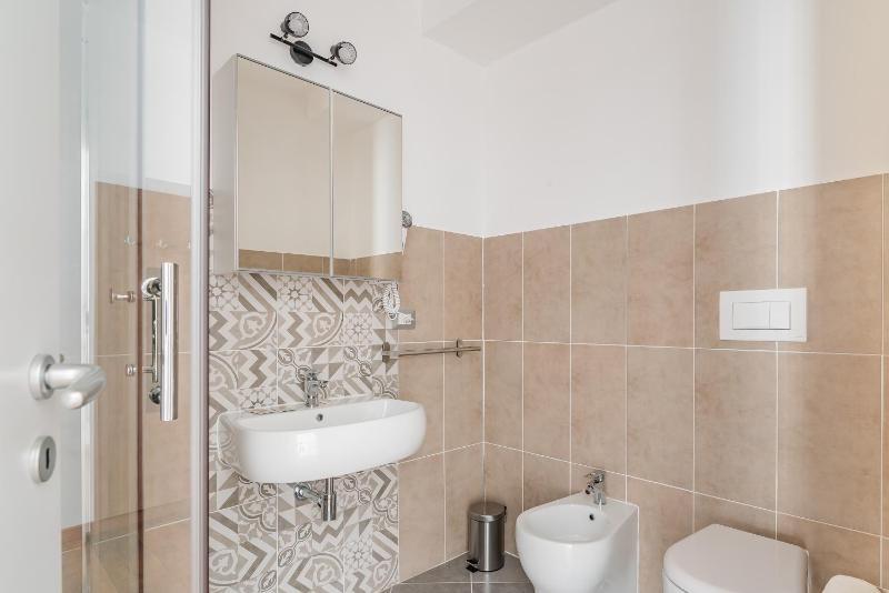 Double or Twin Room with Private Bathroom image 4