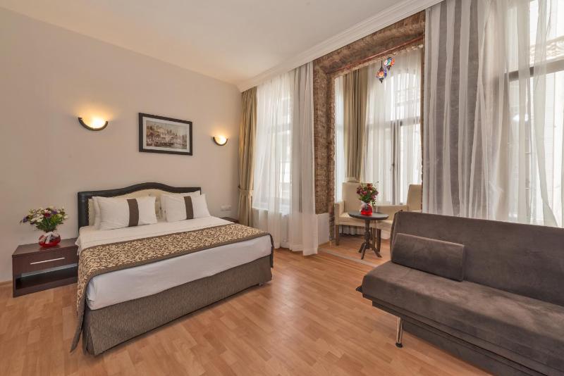 Classic Suite image 4