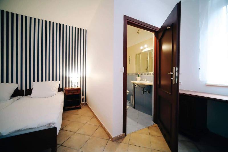 Double or Twin Room image 4