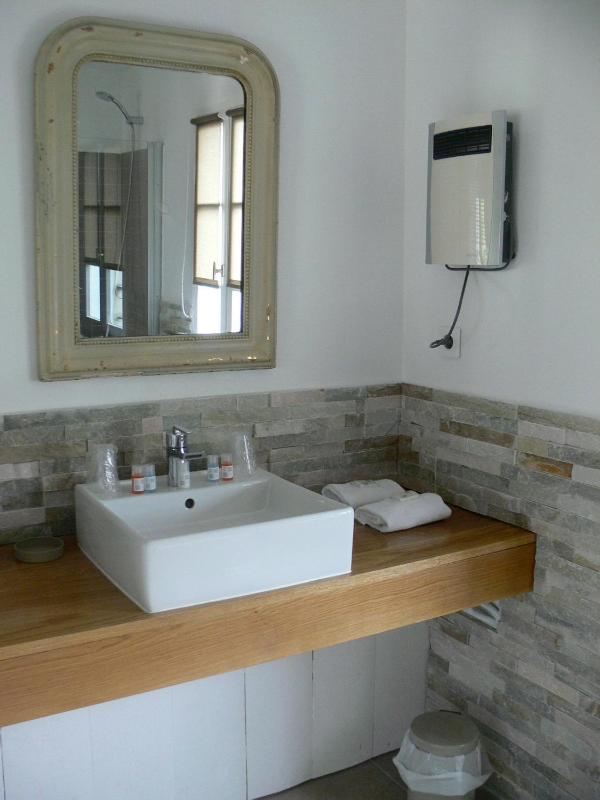 Superior Double Room with Pool View image 3