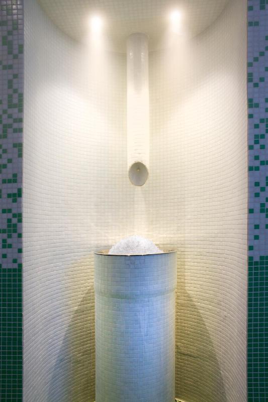 Cortona Resort & Spa - image 10