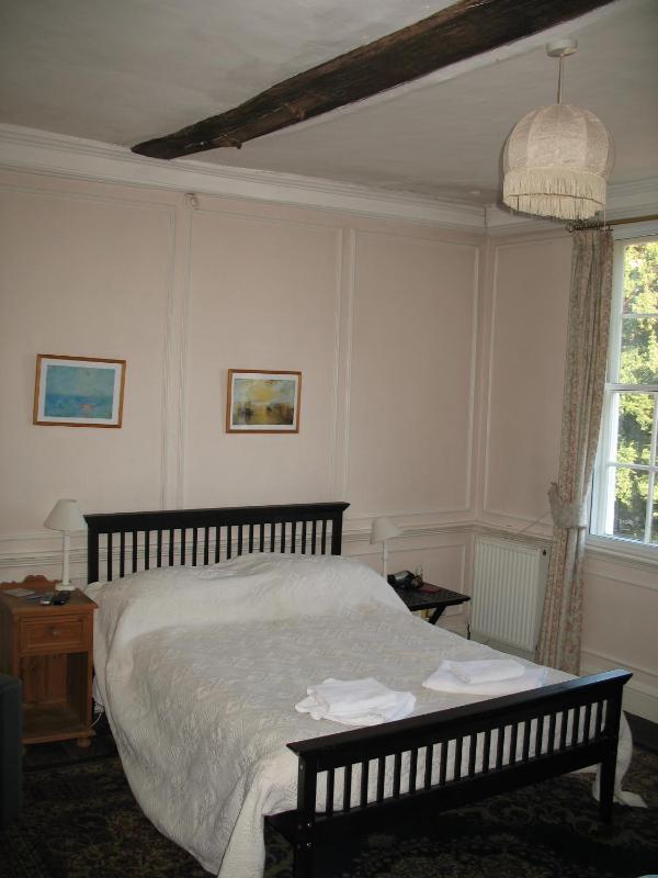 Double Room image 3