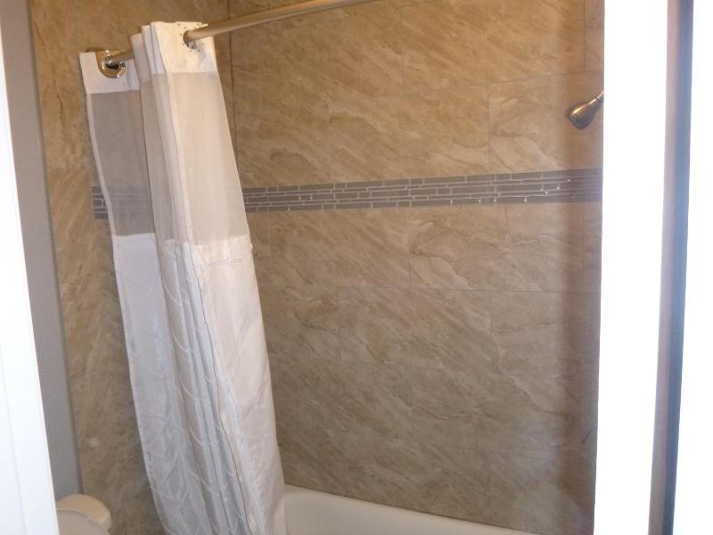 Deluxe Queen Room with Two Queen Beds image 3