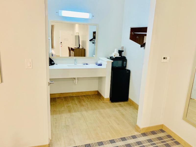 King Room image 2