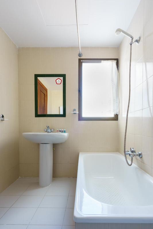 Triple Room image 2