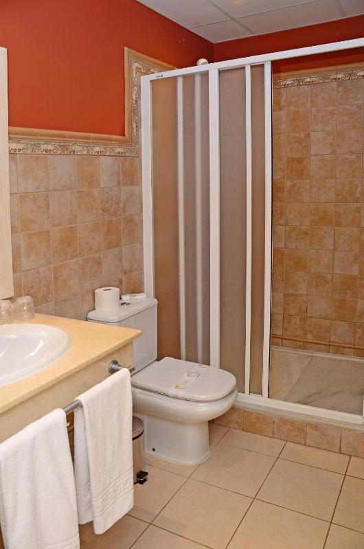 Two-Bedroom Apartment with Terrace (5 Adults) image 4
