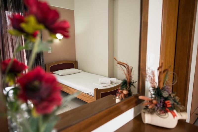 Double or Twin Room image 4
