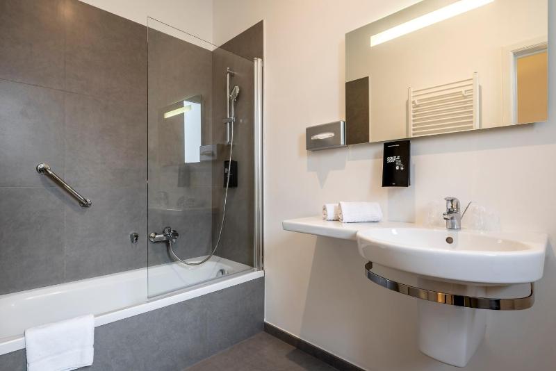 Superior Double Room image 4