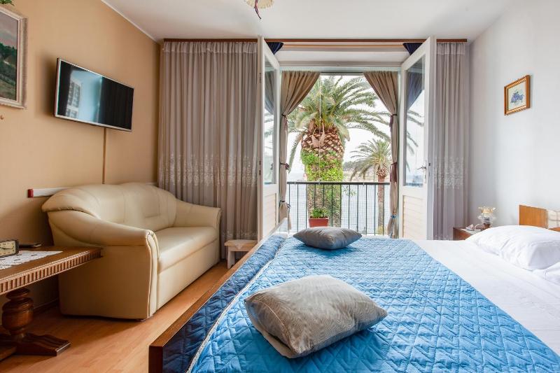 Apartment with Sea View image 1